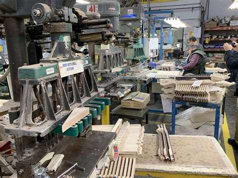usine guitare fender aux etats unis